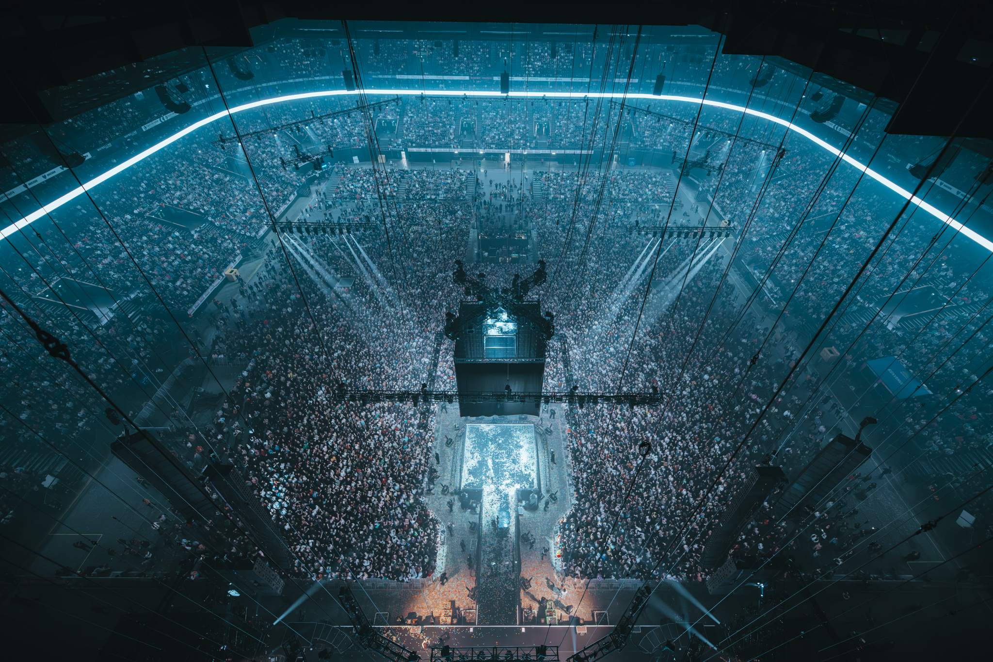 Photo de la fosse d'un concert à Paris La Défense Arena
