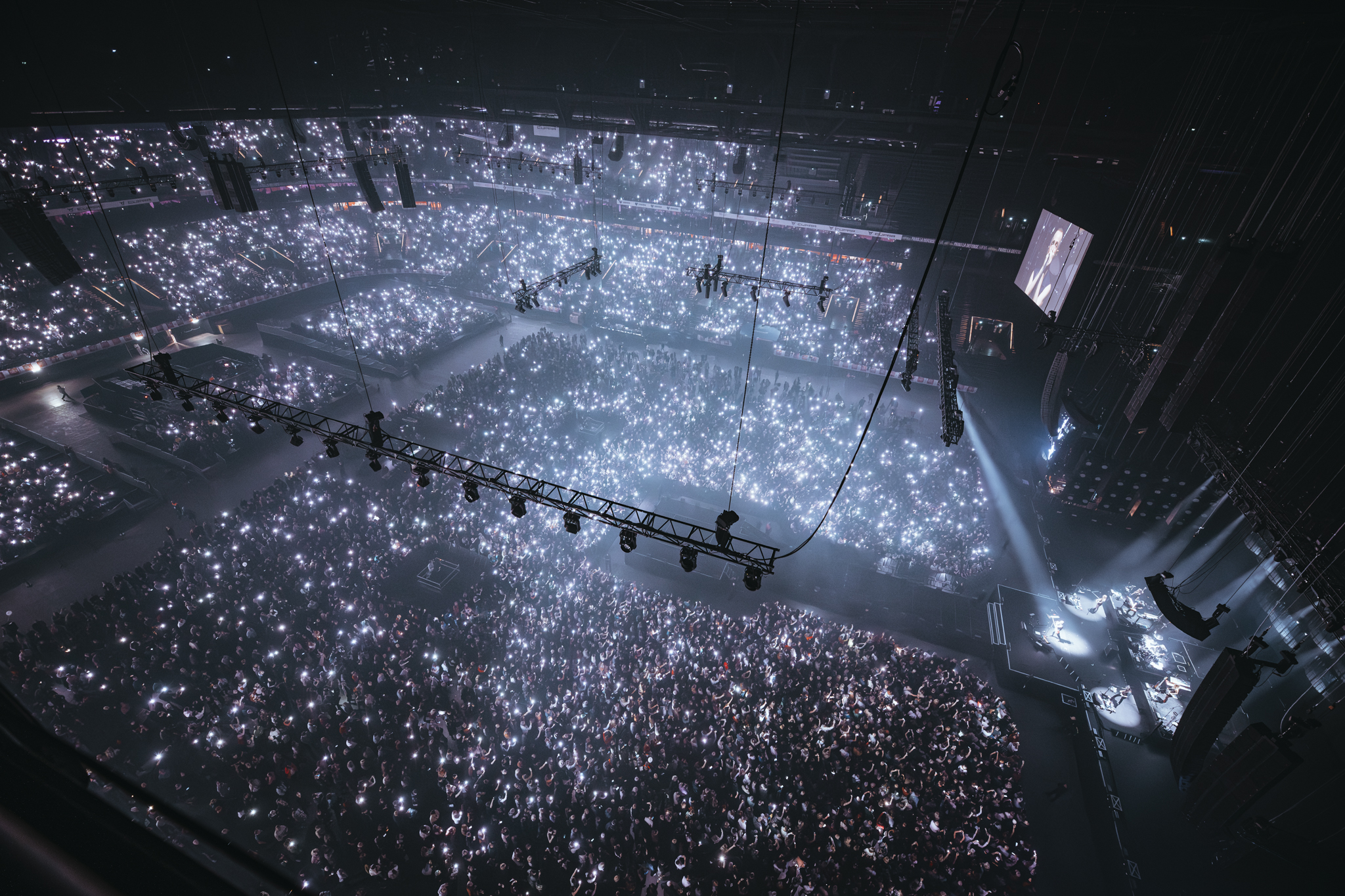 Photo de la fosse d'un concert à Paris La Défense Arena