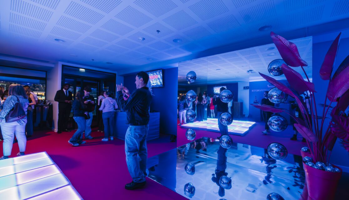 Salon thématisé Paris La Défense Arena pour le concert de Dua Lipa