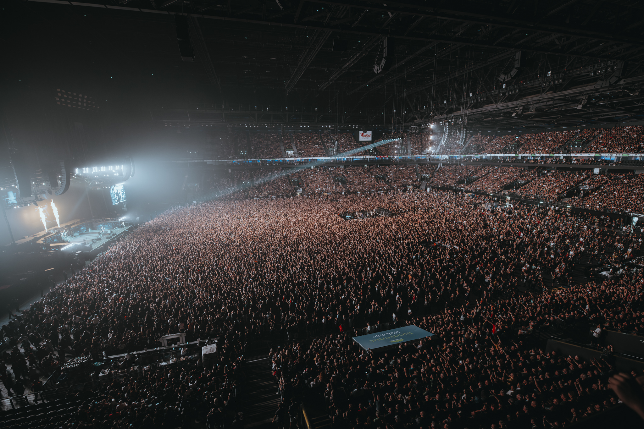 Public d'Iron Maiden en juillet 2025 à Paris La Défense Arena
