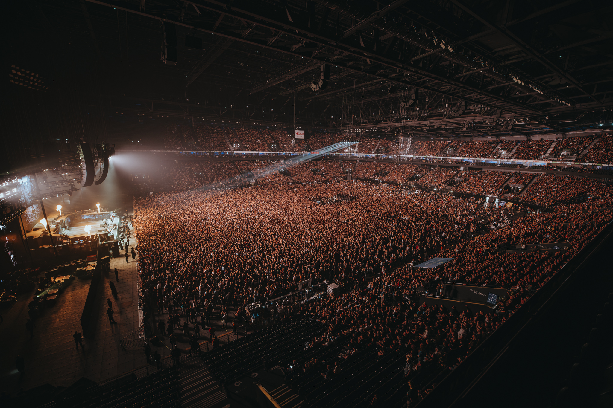 Public d'Iron Maiden en juillet 2025 à Paris La Défense Arena